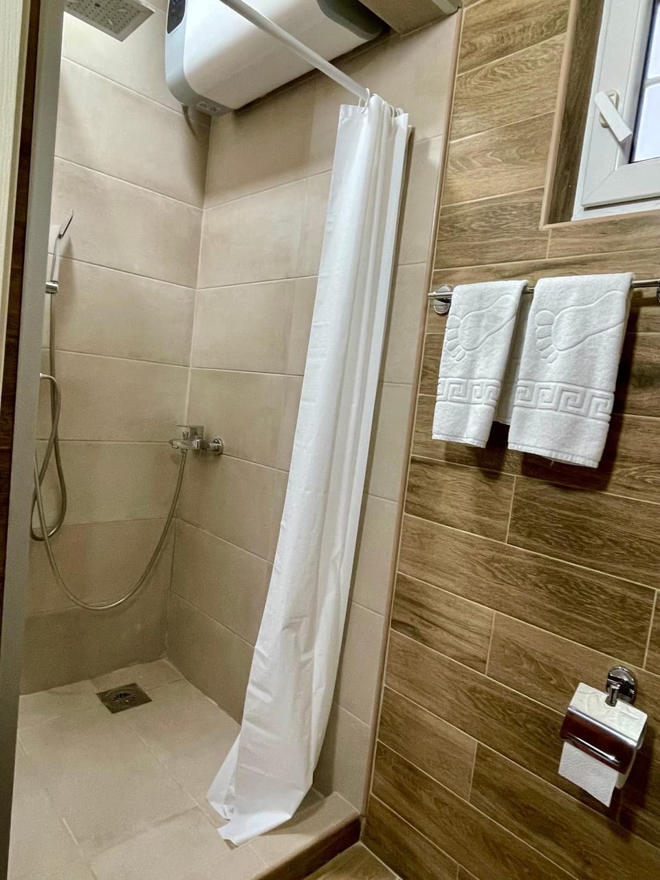 Shower, Bathroom, towels