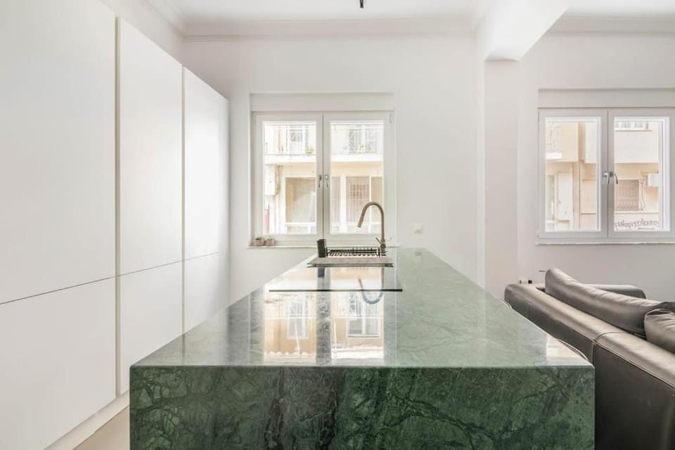 3 bedroom New Modern Flat in the heart of Athens Apartment in Athens