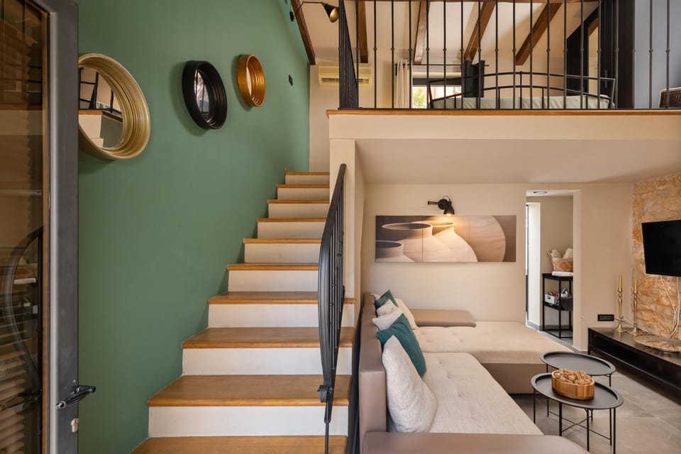 TV and multimedia, Living room, Seating area