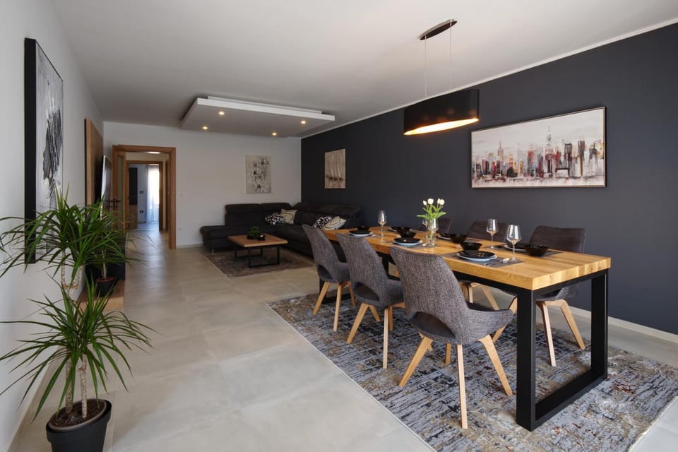Living room, Seating area, Dining area