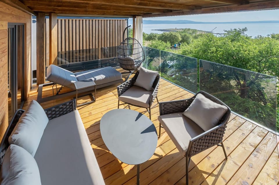 View (from property/room), Balcony/Terrace, Balcony/Terrace, Seating area, Sea view