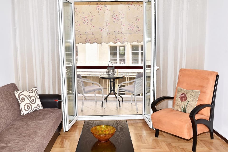 Balcony/Terrace, Living room, Seating area