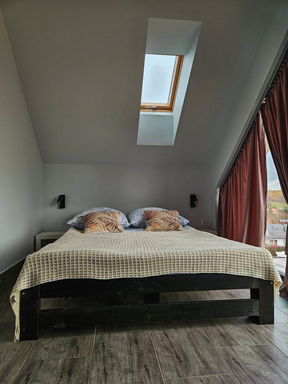 Property building, Bed, Photo of the whole room, Bedroom