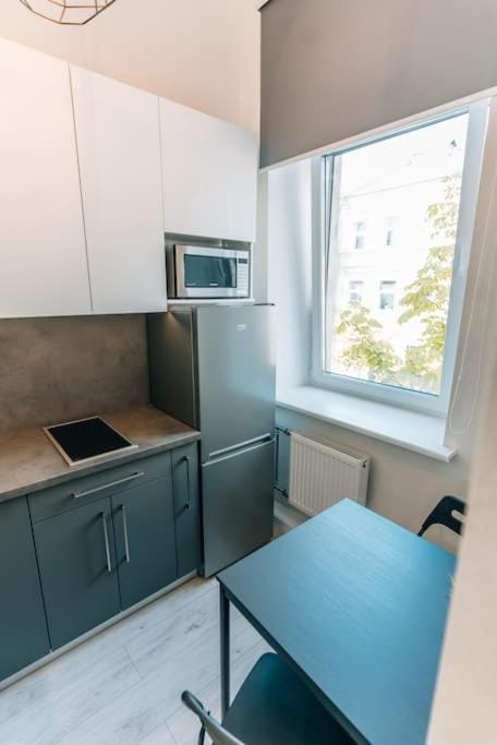 Kitchen or kitchenette, Dining area, minibar