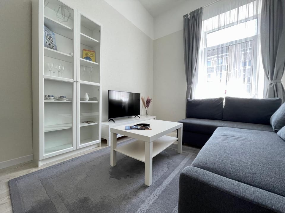 Communal lounge/ TV room, Living room