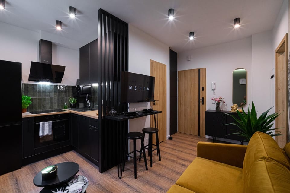 Dining area, kitchen