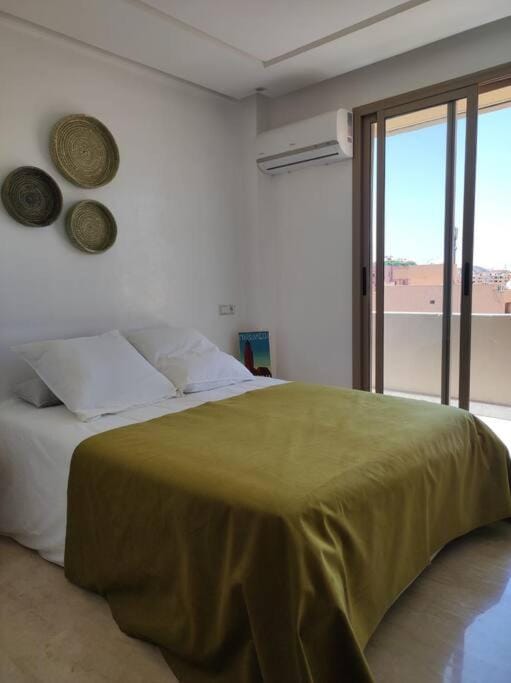 Bed, Bedroom, air conditioner