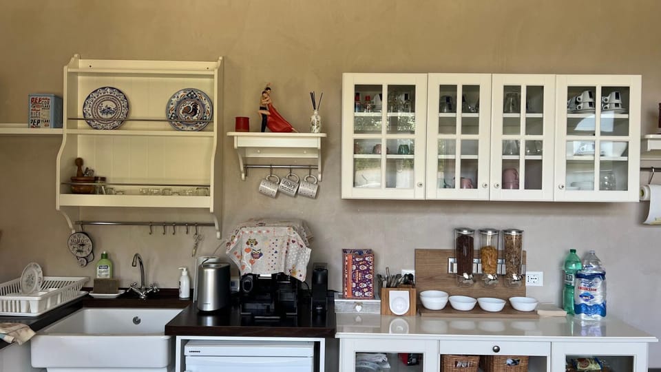 Coffee/tea facilities, Breakfast, Internal: Not applicable to any particular room