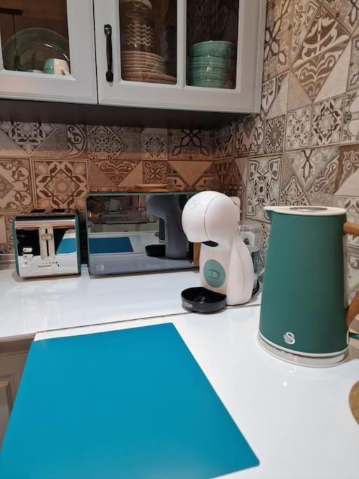 Coffee/tea facilities, minibar