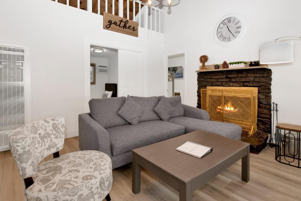 Sweet Retreat 2- Cozy Relaxing Resort Cottage House in Big Bear