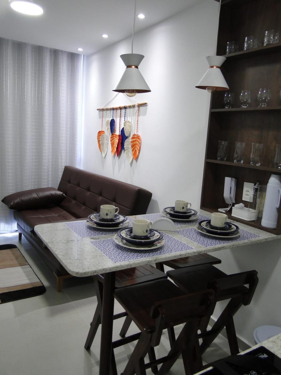 Coffee/tea facilities, Living room, Seating area, Dining area