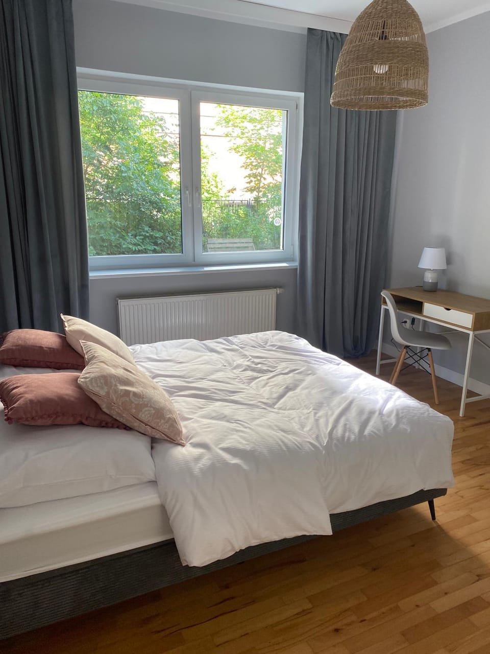 Bed, Bedroom, internet
