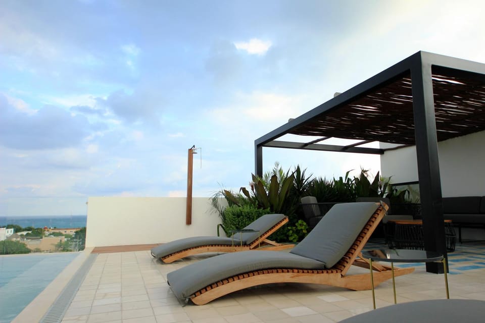 Balcony/Terrace, sunbed