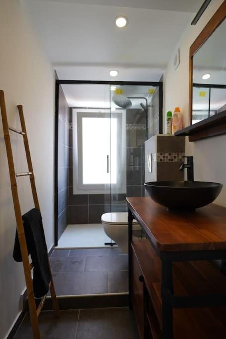 Shower, Toilet, Bathroom