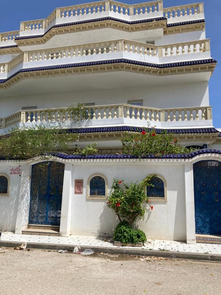 Grand appartement à 5minutes de la plage Apartment in Tunisia