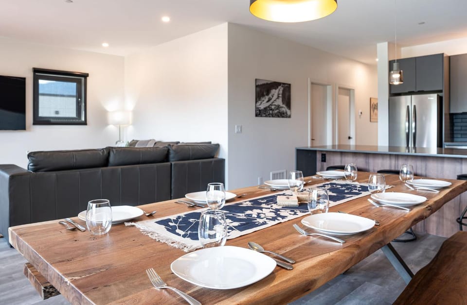 Stoke House by Revelstoke Vacations Apartment in Revelstoke