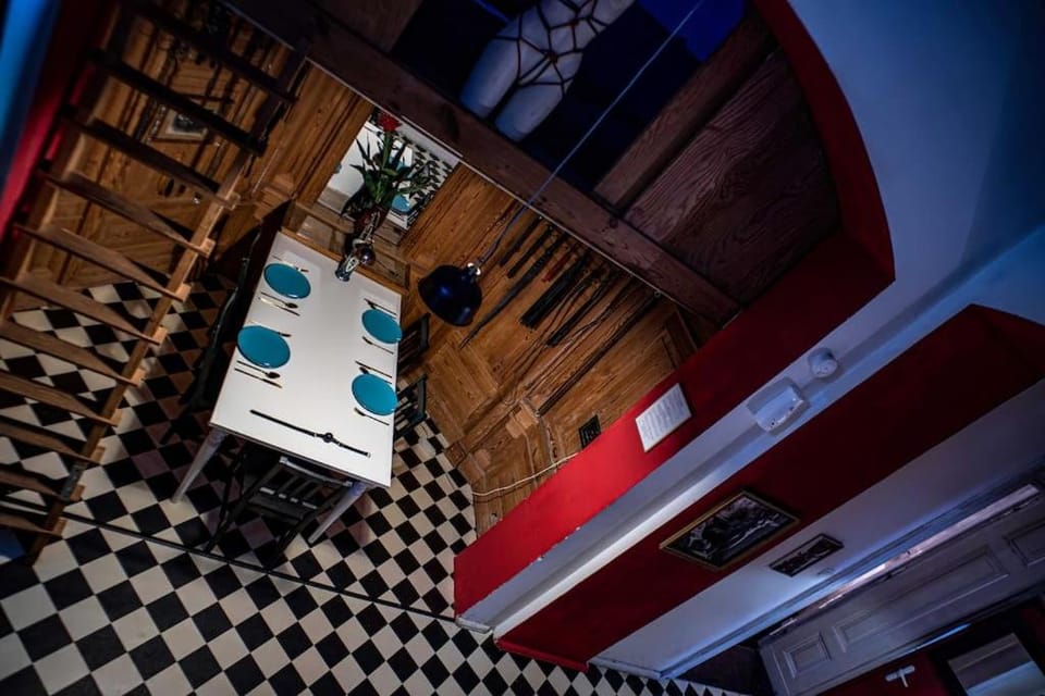 Vintage BDSM Kinky Apartment - ENTIRE 65m2 space for up to 6-guests - FULLY EQUIPPED Apartment in Wroclaw
