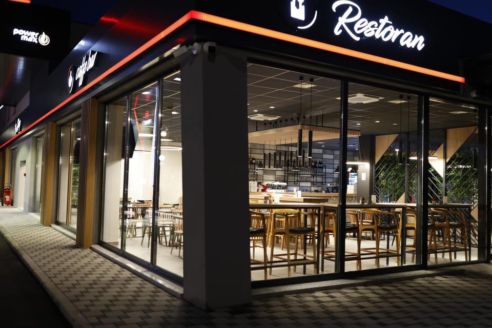 Property building, Restaurant/places to eat, Night