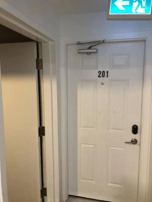 Unit #201 Cozy Mountain View 1BR in DT Apartment in Canmore