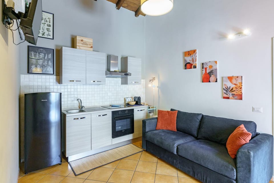 Kitchen or kitchenette, Living room, Seating area, Dining area, oven, stove, toaster