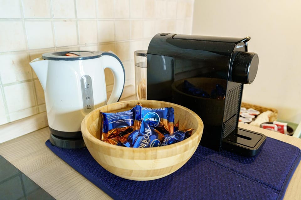 Coffee/tea facilities, Kitchen or kitchenette, Food and drinks, Food, toaster