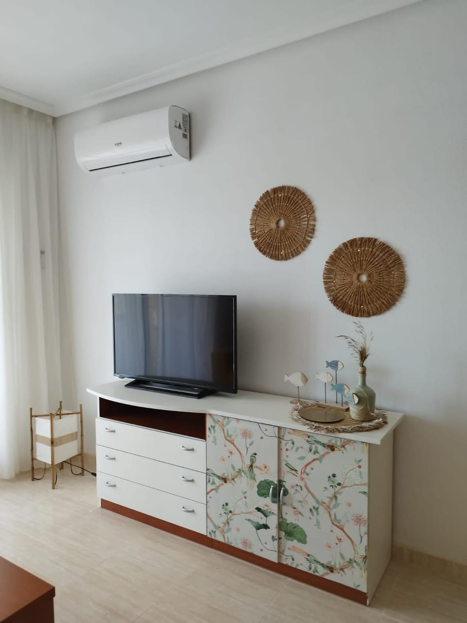 TV and multimedia, air conditioner