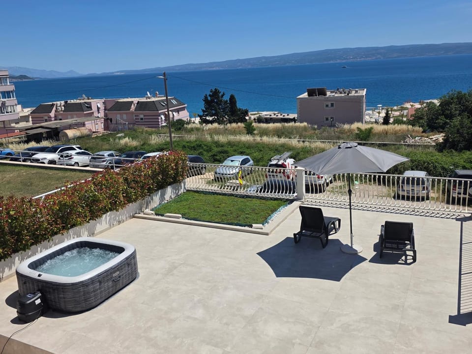 Hot Tub, Balcony/Terrace, Sea view
