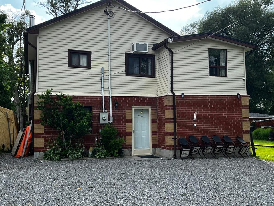 5 Bedrooms Cottage at Rice Lake! House in Otonabee-South Monaghan