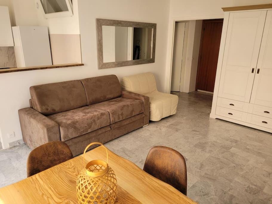 Living room, wardrobe