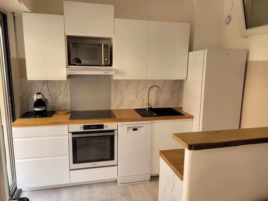 Coffee/tea facilities, Kitchen or kitchenette, dishwasher, minibar, pet friendly, stove