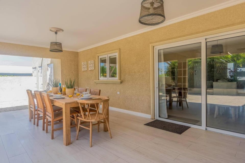 Patio, Dining area