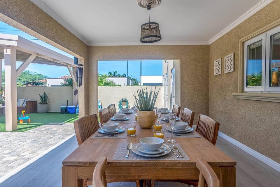 Patio, Dining area