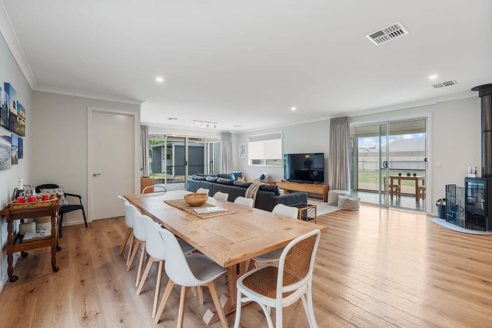Shepherds Delight-Access Friendly-Linen Included House in South Australia