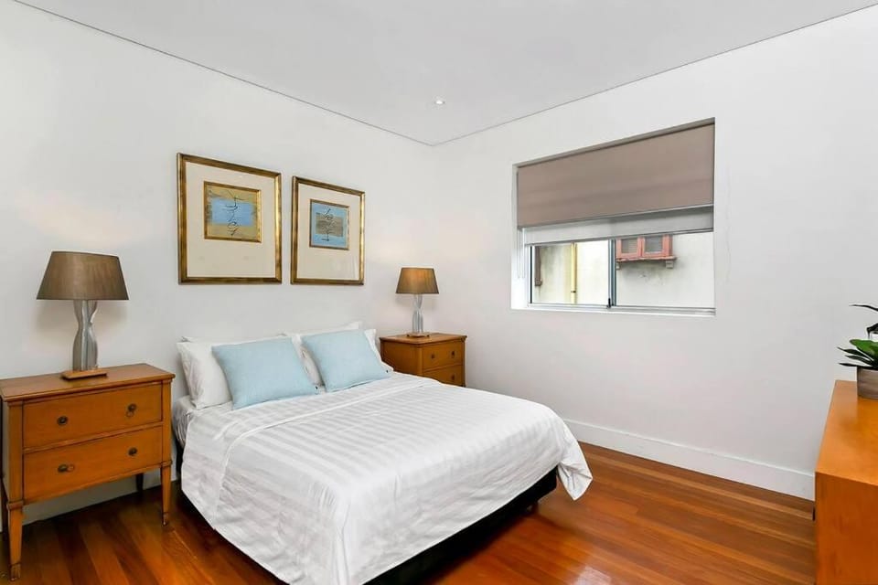 BB010 - fantastic views overlooking Bondi Beach Apartment in Sydney