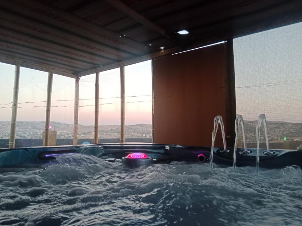 shalyh tal birin Chalet in Africa