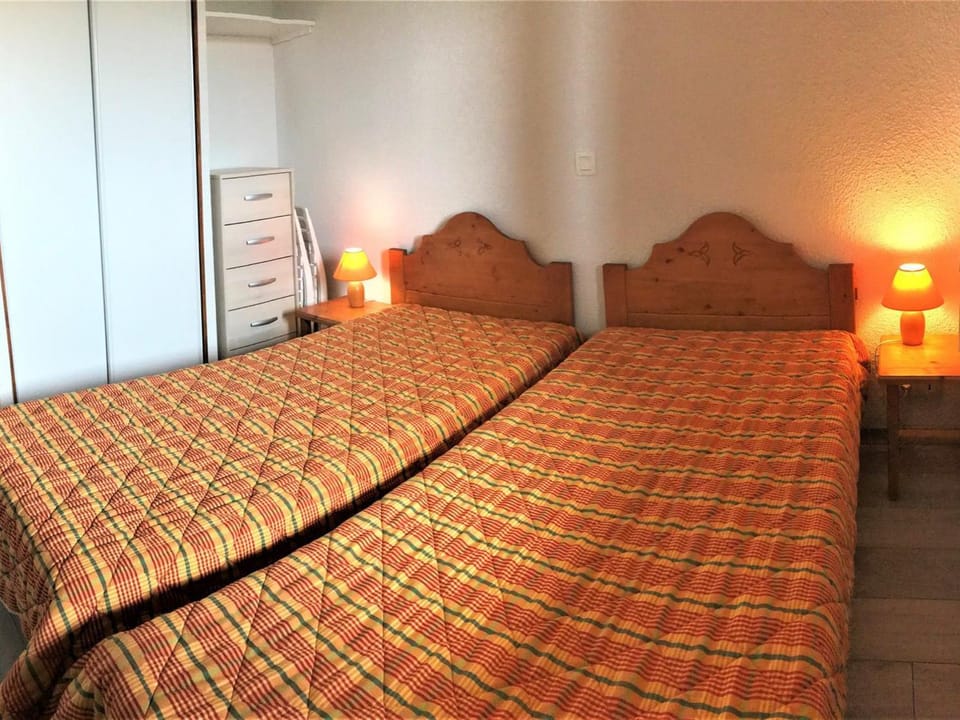Appartement spacieux, proche des pistes, balcon - FR-1-267-252 Apartment in Villarembert