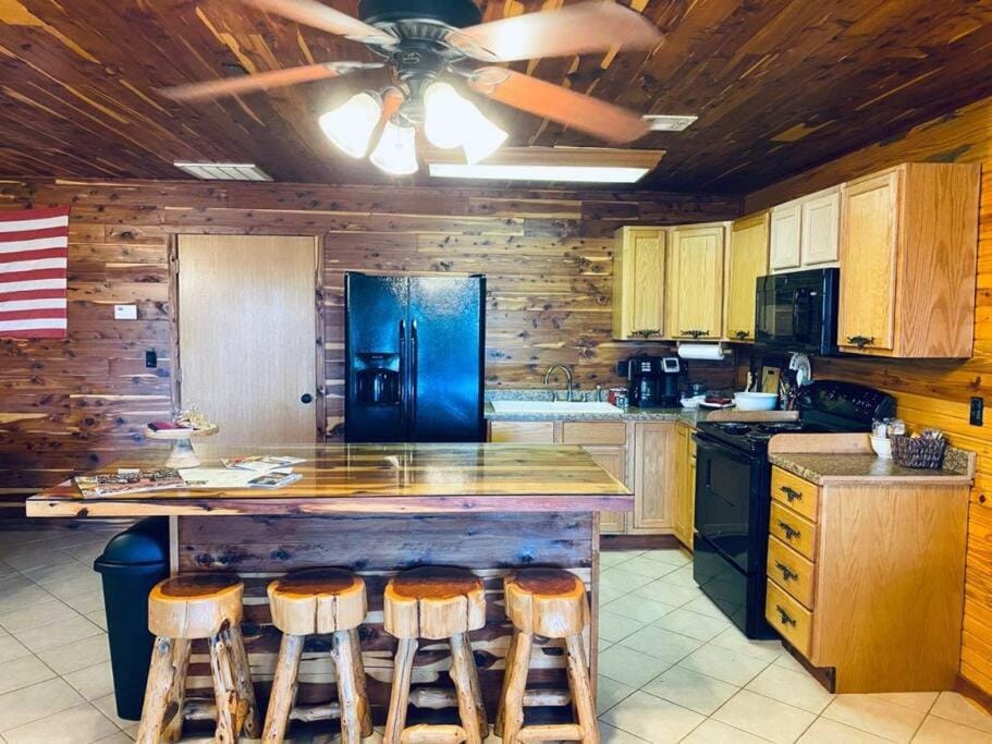 The Presidential Barndominium in the Stable at Bear Mountain Apartment in Carroll County