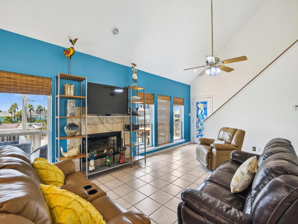 TV and multimedia, Seating area, furniture