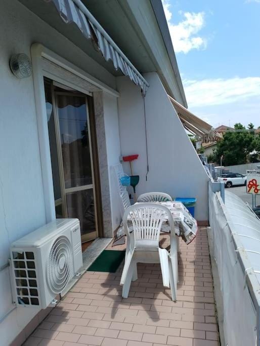 500mt dal Mare dalla Cate' Apartment in Marina di Massa