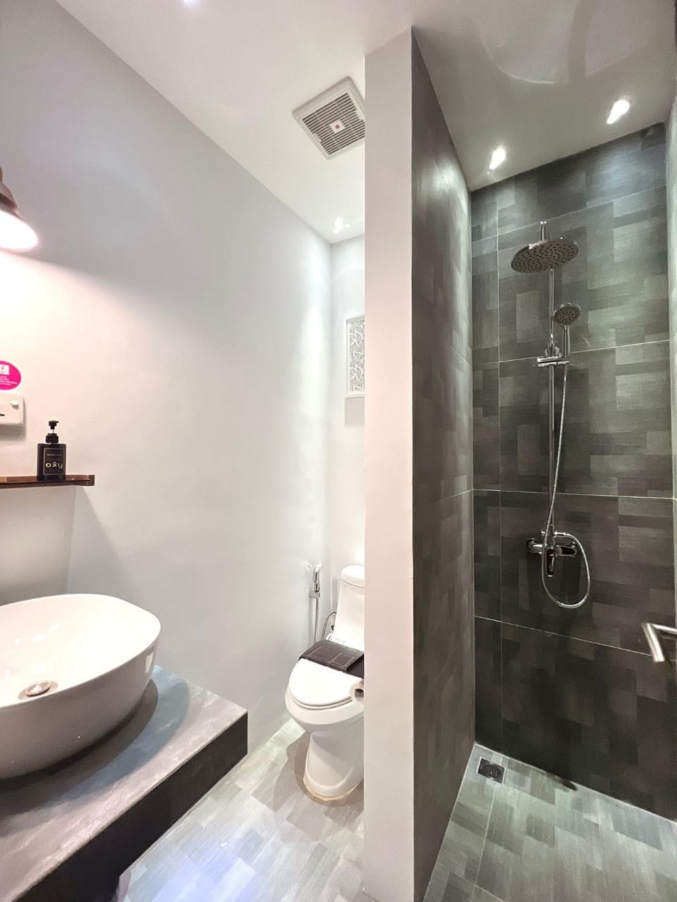oxy suites G-03 at Shop House Meisterstadt Pollux Habibie Apartment hotel in Riau Islands, Indonesia