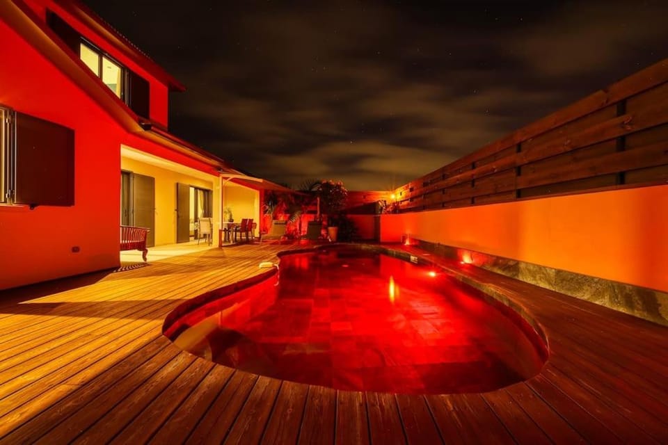 Night, Natural landscape, Hot Tub, Pool view, Swimming pool, sunbed