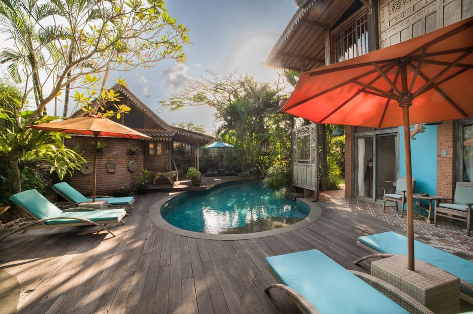 Swimming pool, Swimming pool