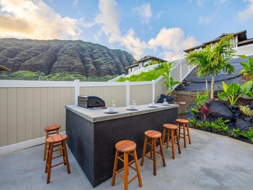 Oahu Family retreat-Beach 5min away-Oceanview House in Makaha Valley