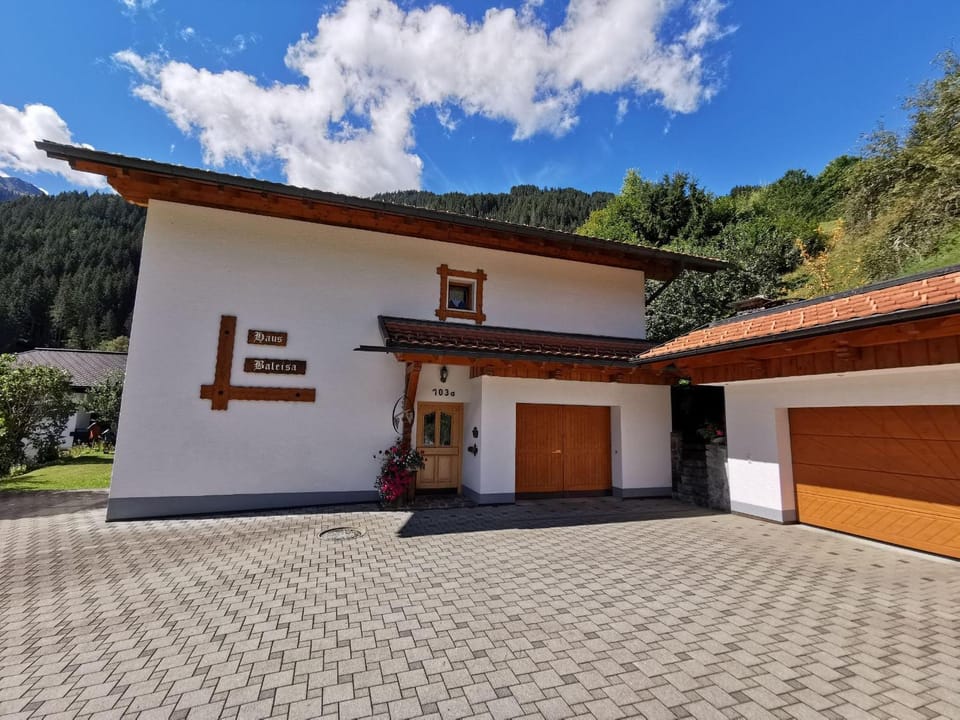 Property building, Day