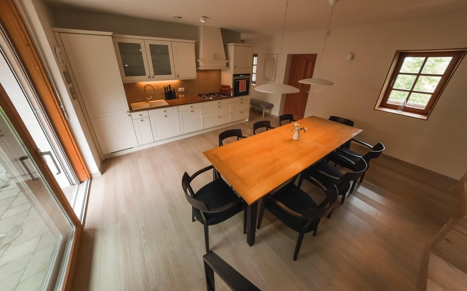 Kitchen or kitchenette, Dining area, pet friendly, stove