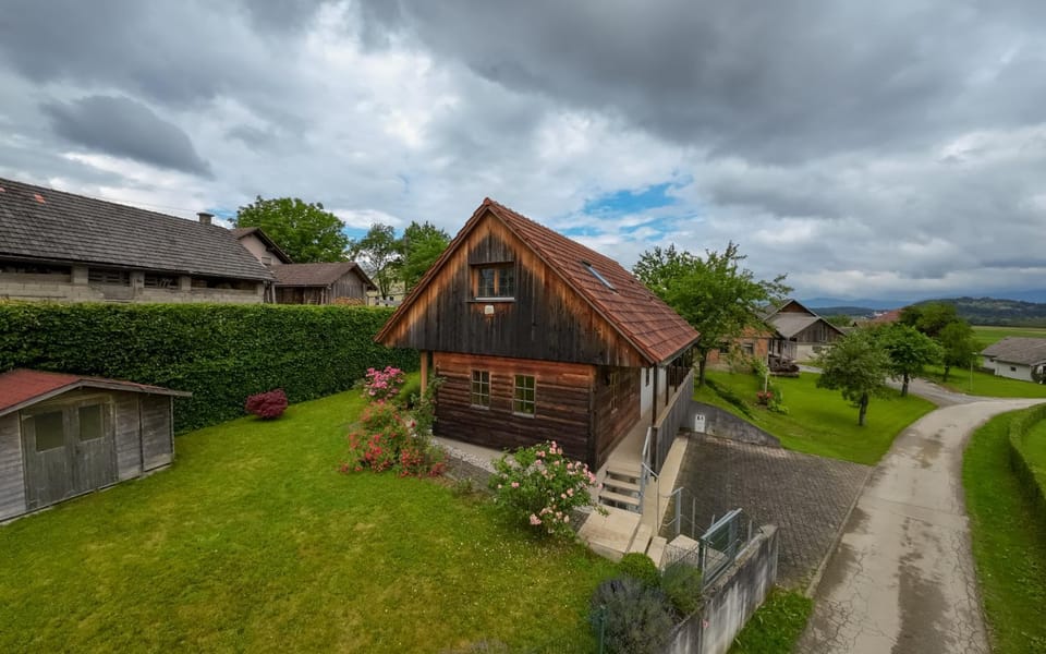 Property building, Neighbourhood, Garden, Balcony/Terrace, Garden view, Street view