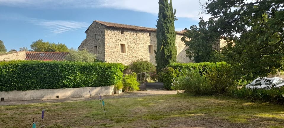 La Picholine, chambre lavande Bed and Breakfast in Occitanie