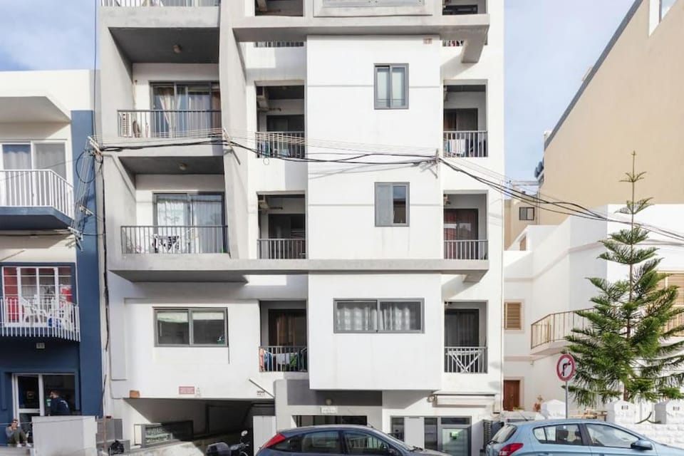 Property building, Day, Neighbourhood, Location