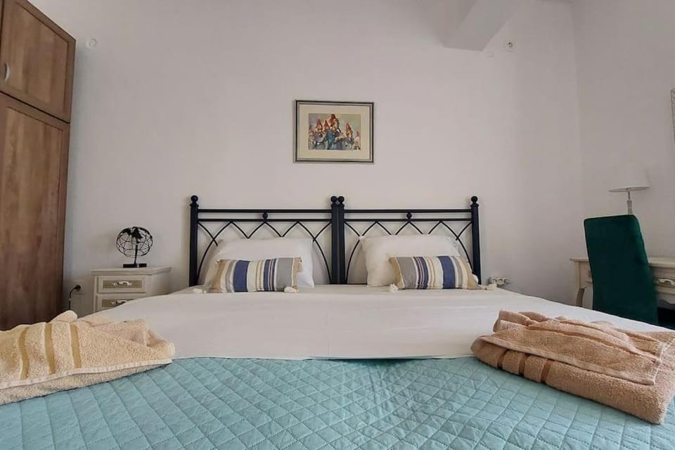Old Port View Apartment, διαμέρισμα στο κέντρο 2 υπνοδωματίων Apartment in Corfu