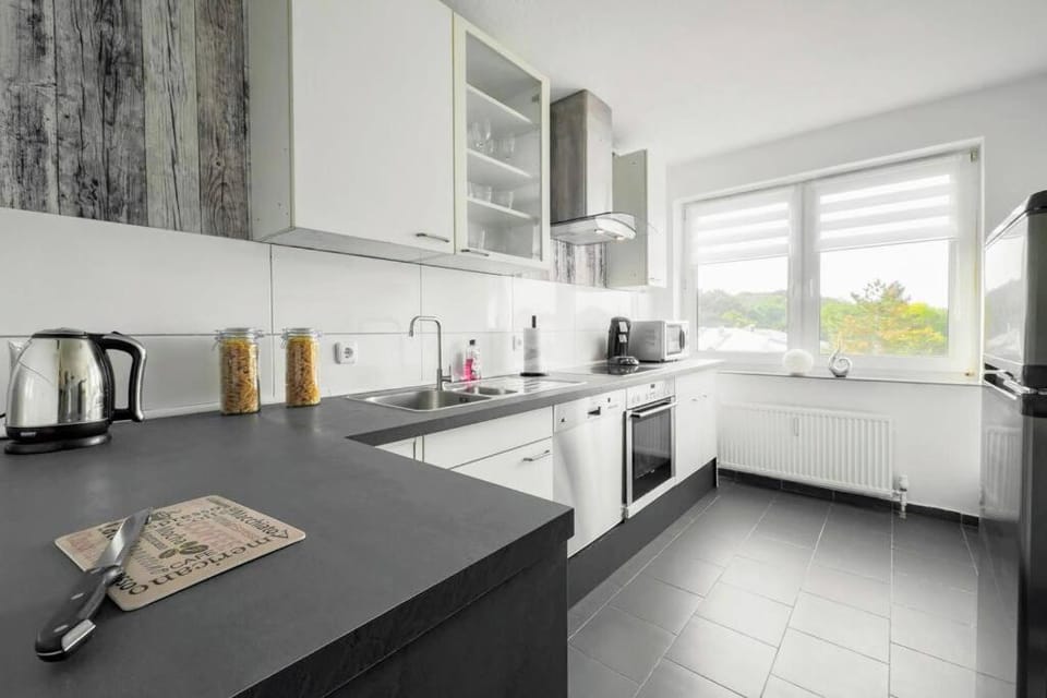 Coffee/tea facilities, Kitchen or kitchenette